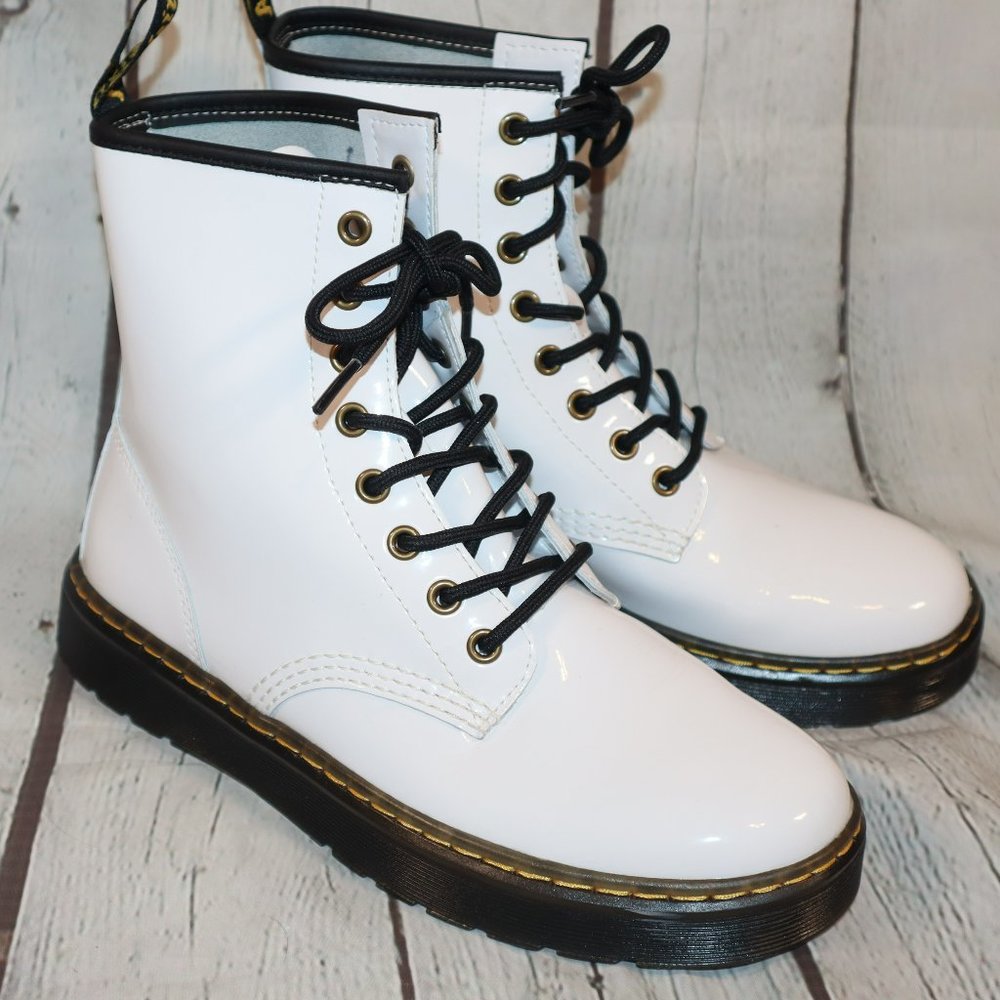 Dr. Martens Zavala White Patent Leather 8-Eye Combat Boots Women's Size 8 - Picture 2 of 13